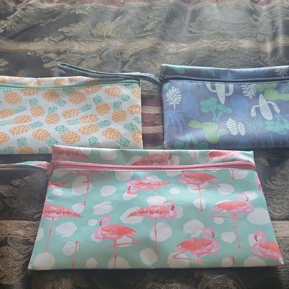 Handmade silk filled with makup top of line each Handbags - Makup Pouches Duo@45 each Silk Fill With Top Of Line Makeup Worth 75 Plus